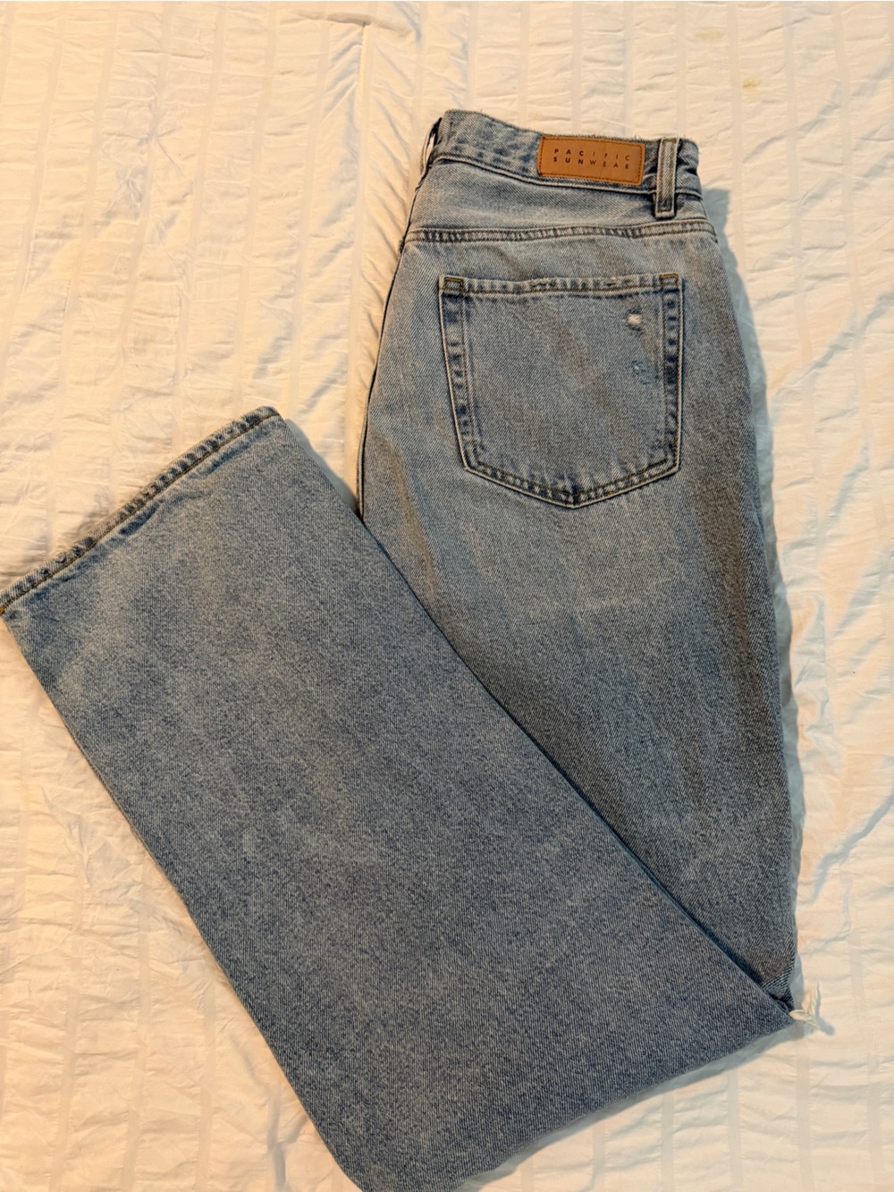 PacSun Men's Relaxed Light Blue Jeans size 30.